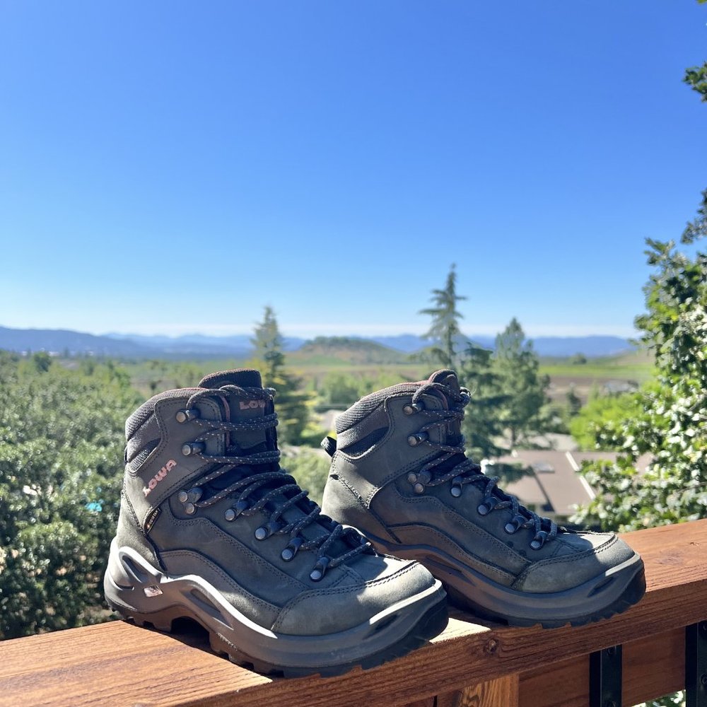Lowa Renegade GTX Mid WS Hiking/Backpacking Boots (Colour Graphite/Rose, Size 7)